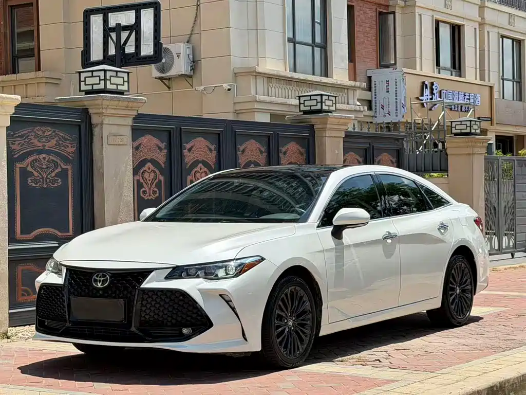 Toyota Avalon 2019 — фото 1