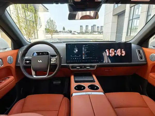 Li Auto L6 2025