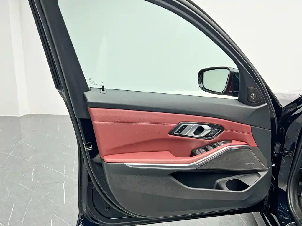 BMW 3 Series 2023 — фото 12