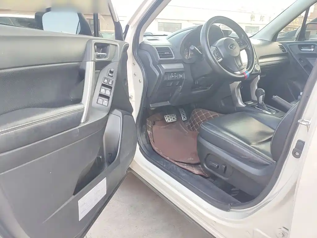 Subaru Forester 2015 — фото 16