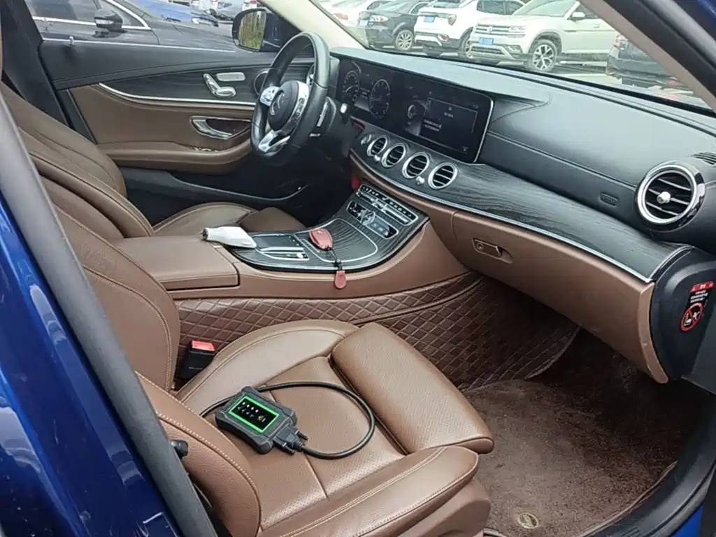 Mercedes-Benz E-Class 2019 — фото 25