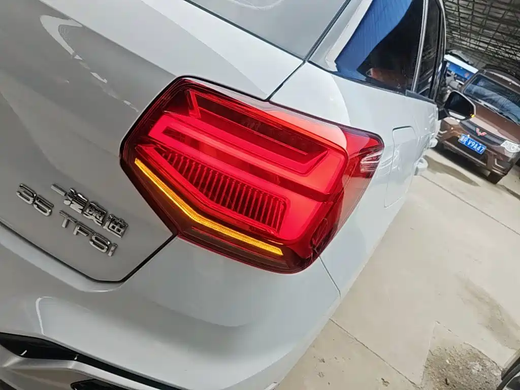 Audi Q2L 2023 — фото 24