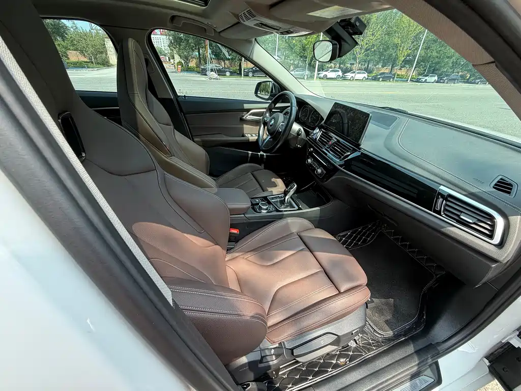 BMW 1 Series 2023 — фото 14