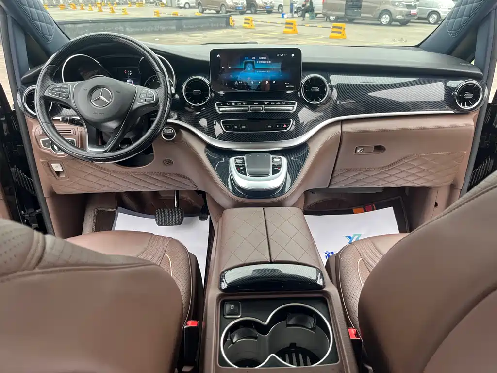 Mercedes-Benz V-Class 2021 — фото 11