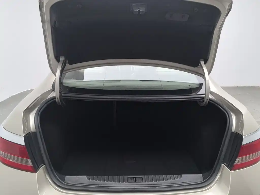 Buick Excelle 2015 — фото 16