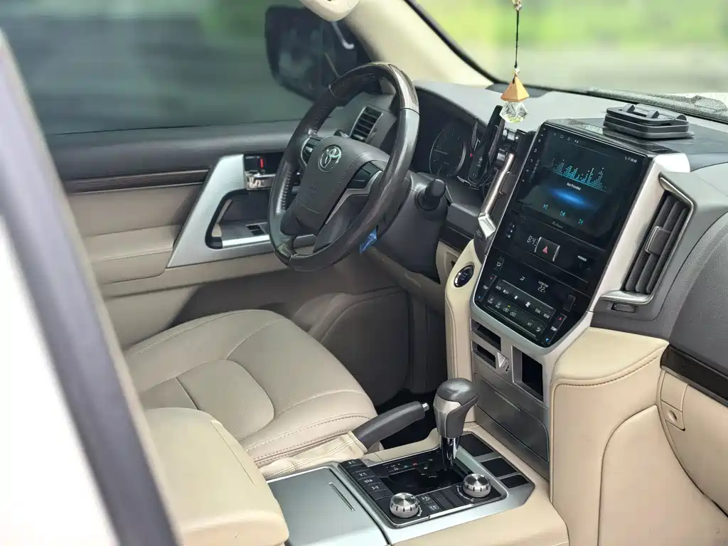 Toyota Land Cruiser 2020 — фото 21