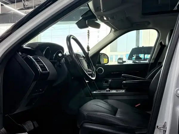 Land Rover Discovery 2018