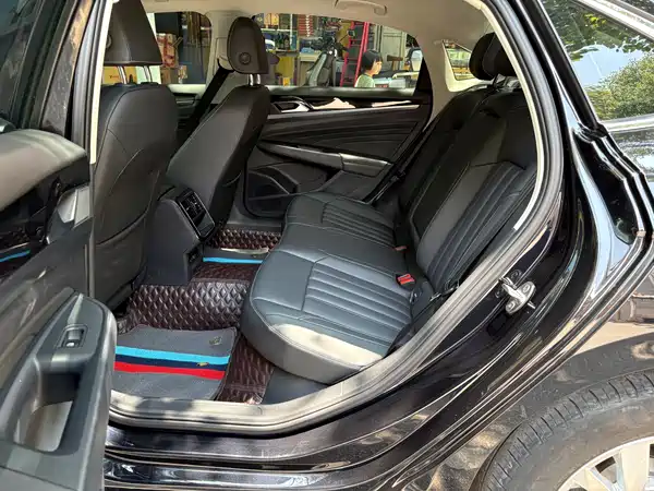 Volkswagen Passat 2023