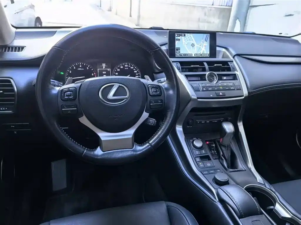 Lexus NX 2015 — фото 14