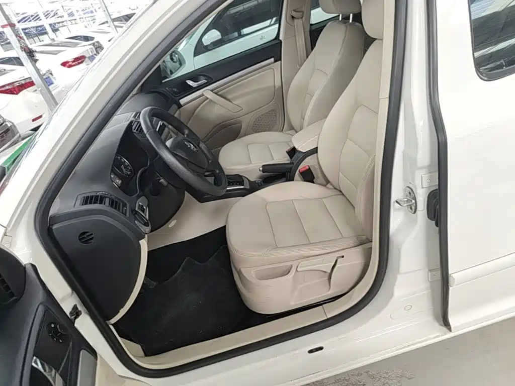 Skoda Octavia 2015 — фото 15