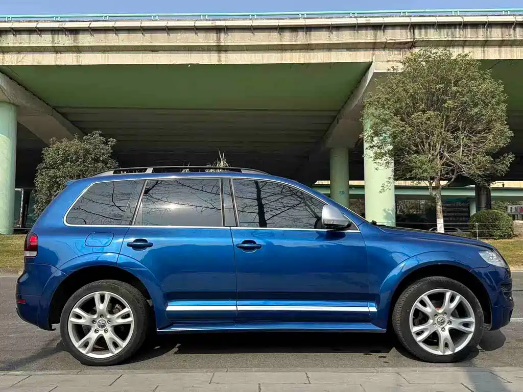 Volkswagen Touareg 2010 — фото 4