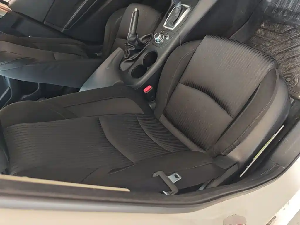 Mazda 3 Axela 2016 — фото 25