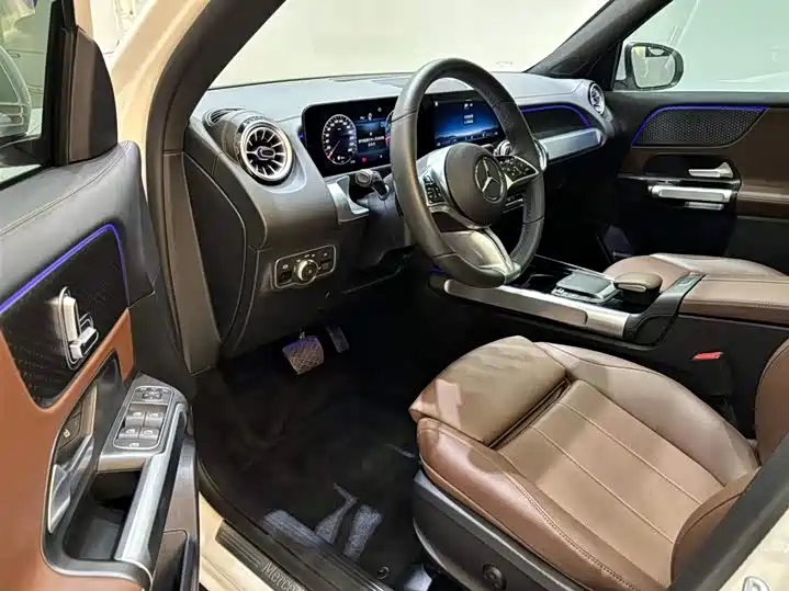 Mercedes-Benz GLB 2024 — фото 6