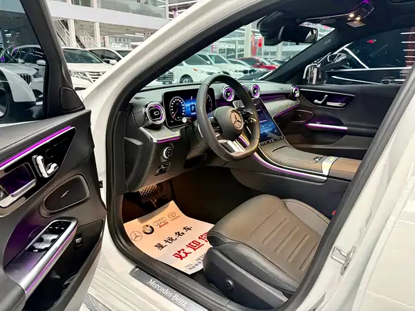 Mercedes-Benz C-Class 2024
