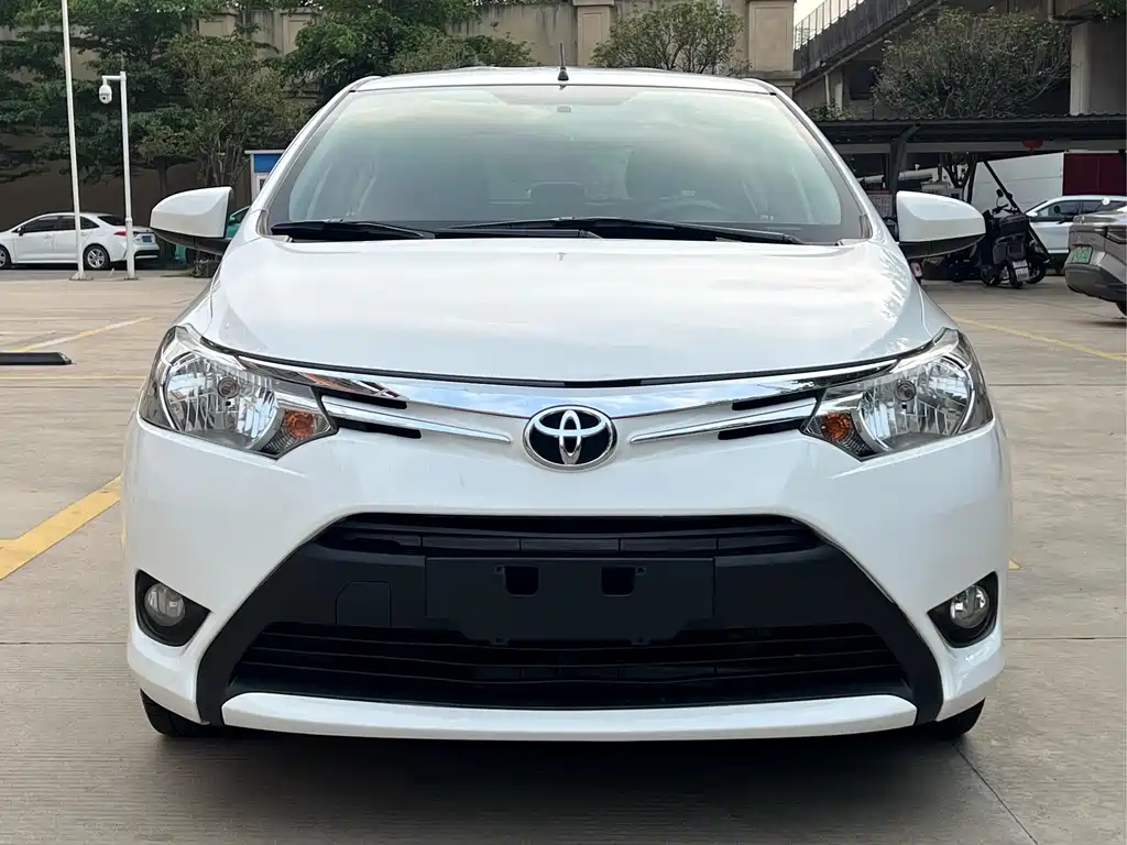Toyota Vios 2014 — фото 1