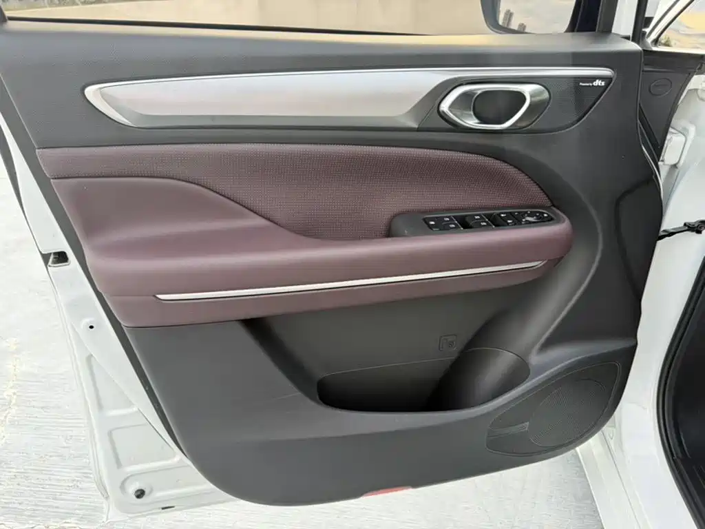GAC Motor Trumpchi M6 2023 — фото 20