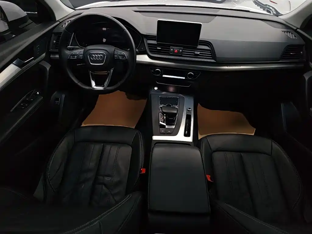 Audi Q5L 2021 — фото 10