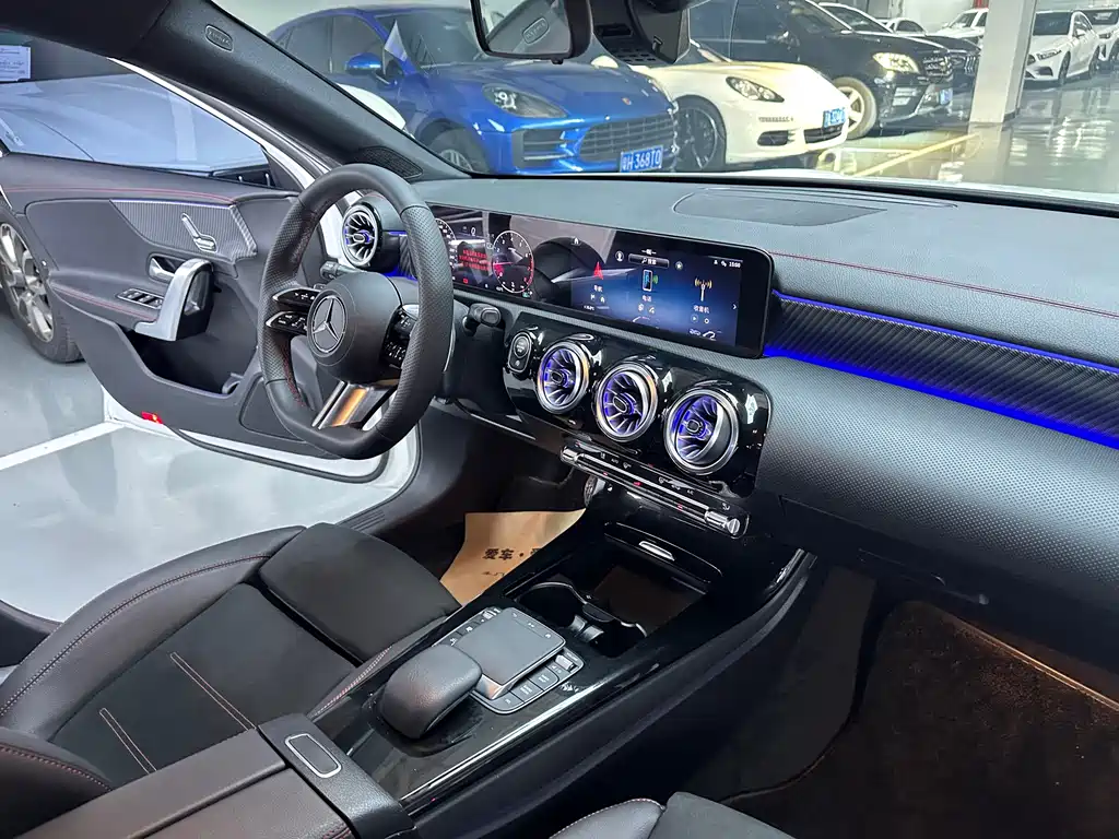 Mercedes-Benz A-Class 2023 — фото 18