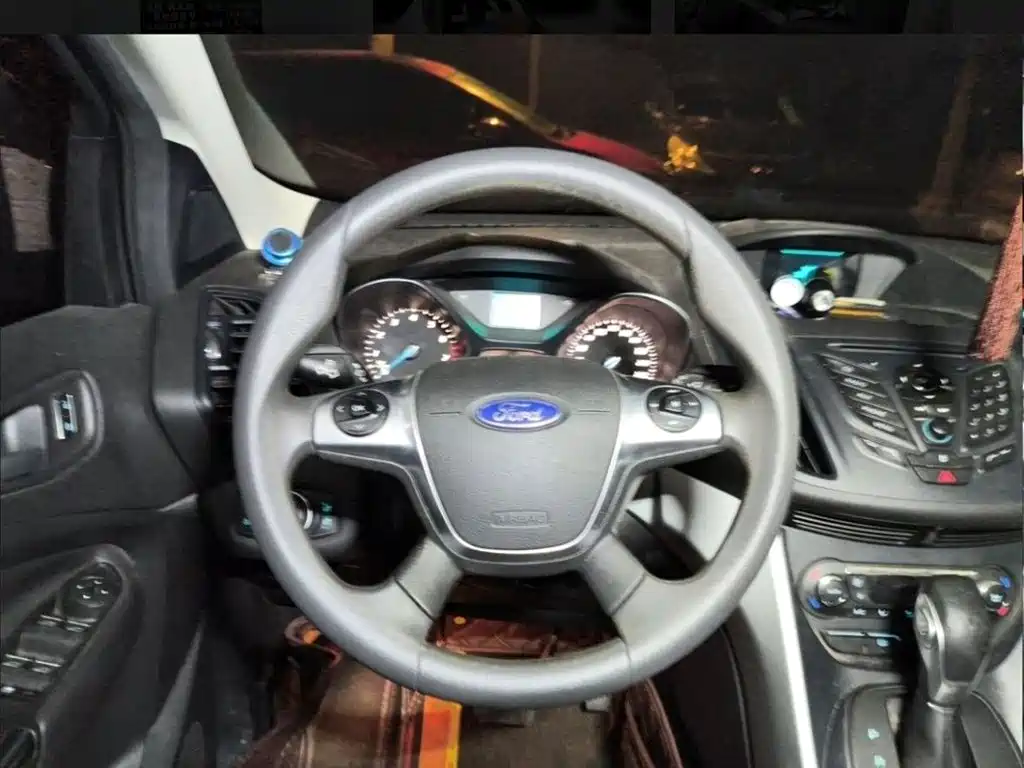 Ford Kuga 2016 — фото 13