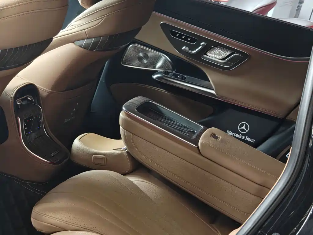 Mercedes-Benz E-Class 2025