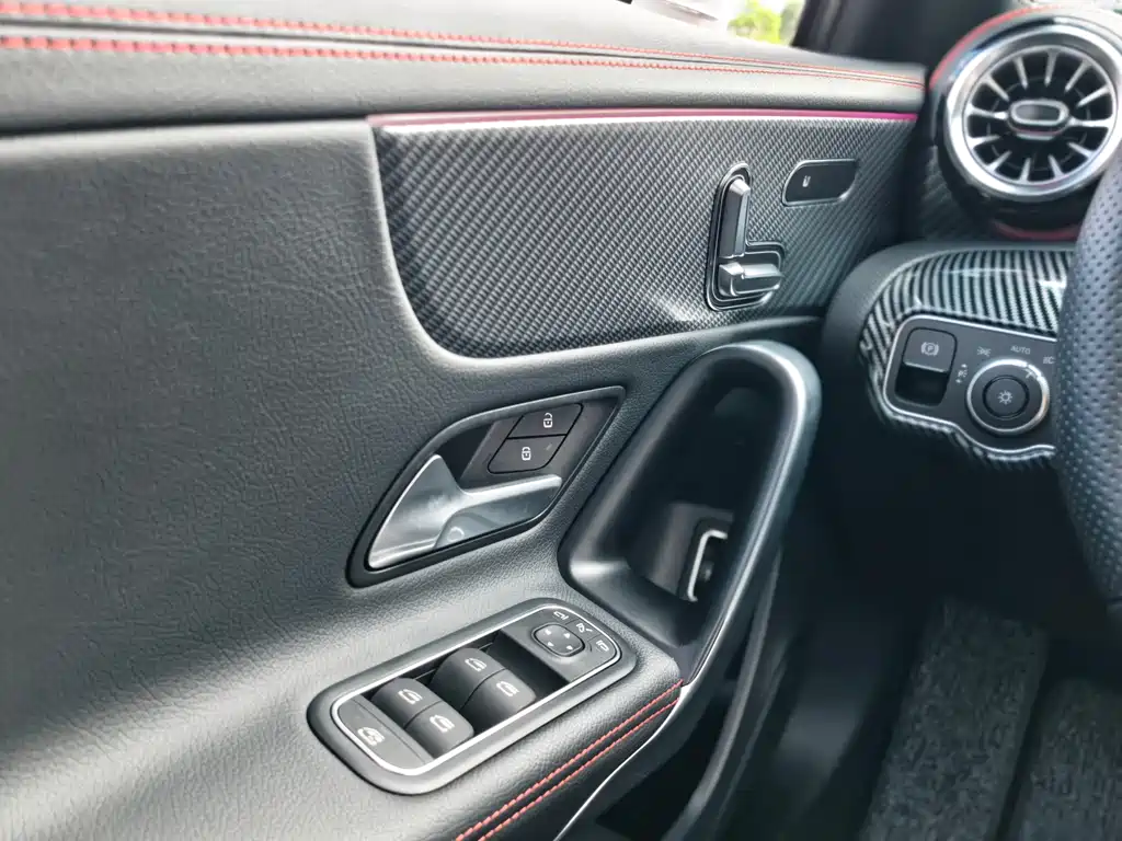 Mercedes-Benz A-Class 2025 — фото 16
