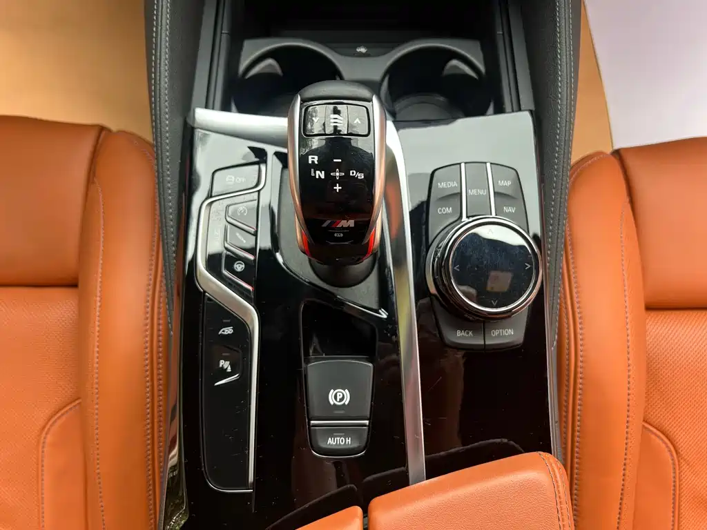 BMW M5 2019 — фото 15