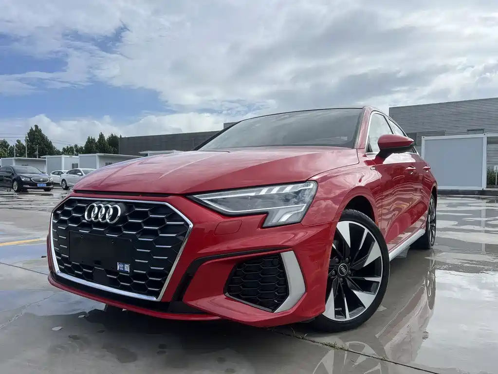 Audi A3 2023 — фото 1