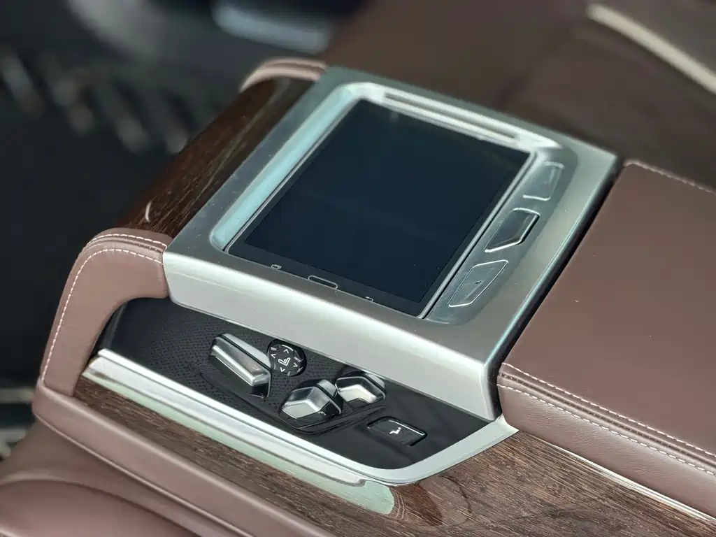 BMW 7 Series 2019 — фото 19