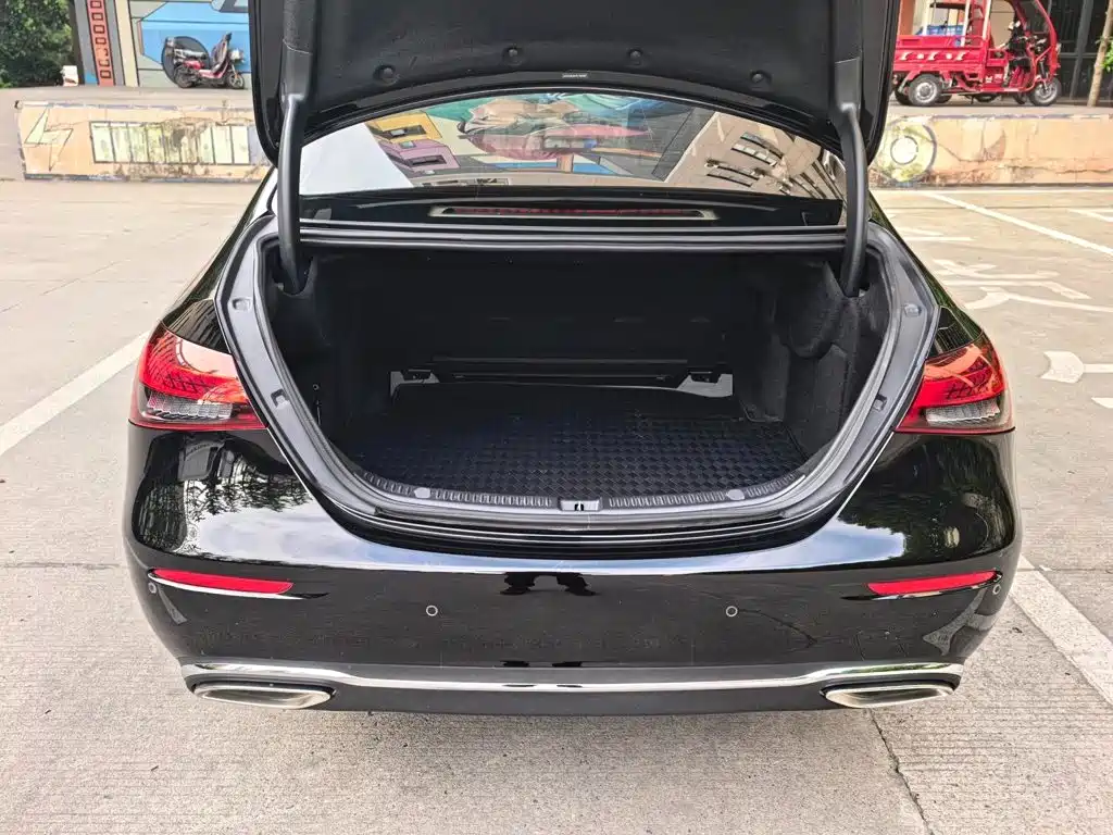 Mercedes-Benz E-Class 2023 — фото 14