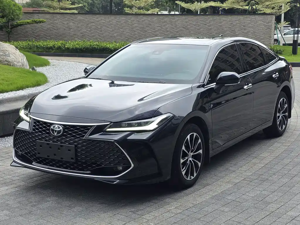 Toyota Avalon 2022 — фото 1