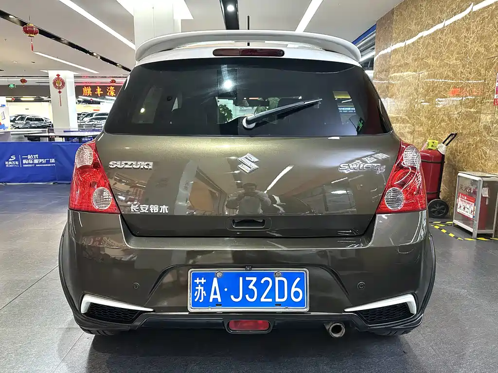 Suzuki Swift 2015 — фото 6