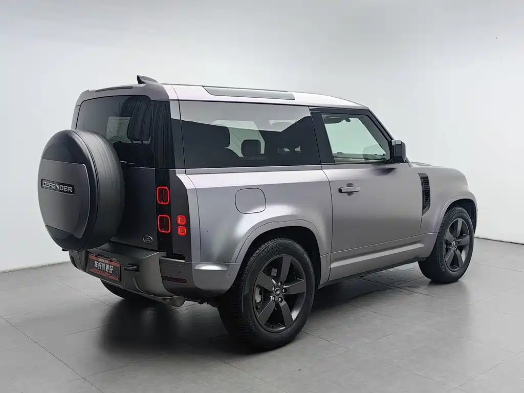 Land Rover Defender 2023 — фото 2
