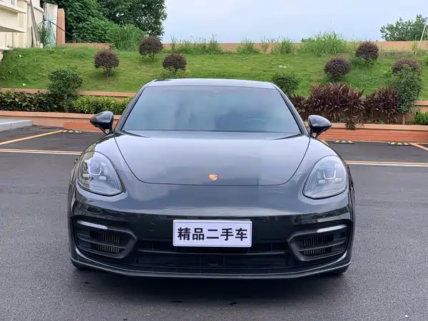 Porsche Panamera 2023