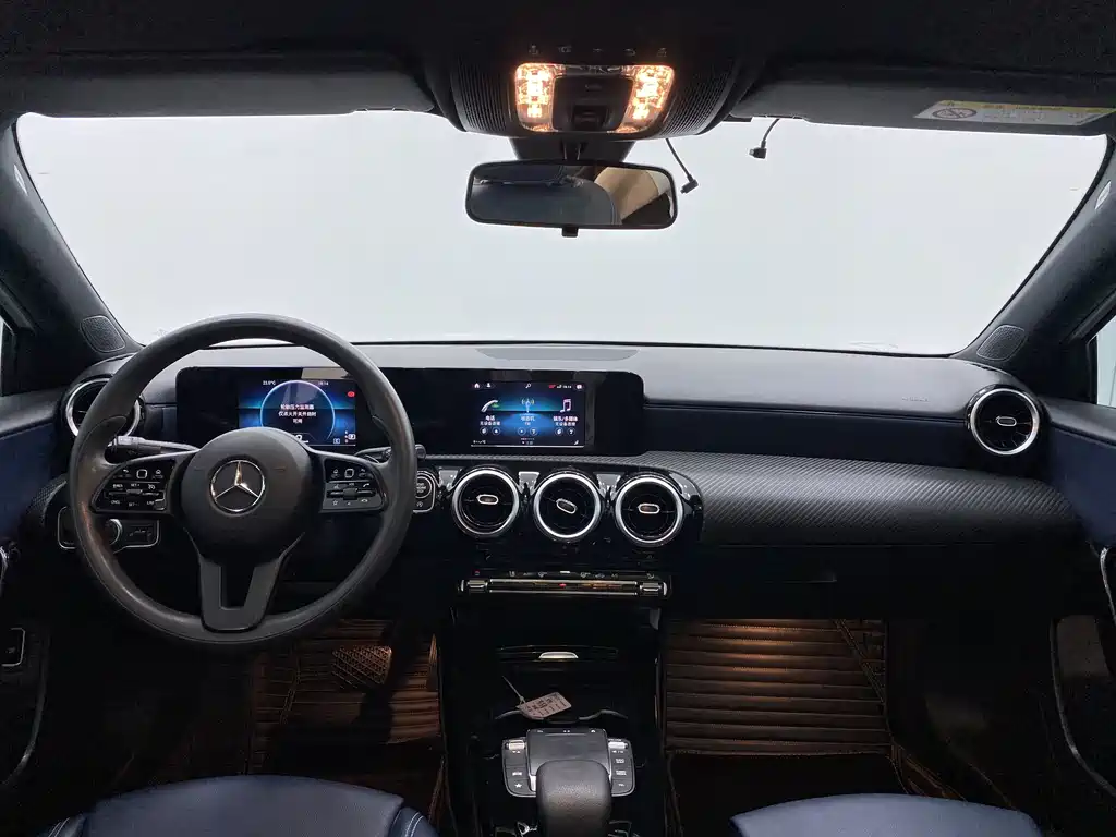 Mercedes-Benz A-Class 2022 — фото 10