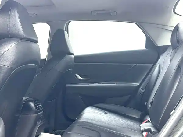 Hyundai Elantra 2023
