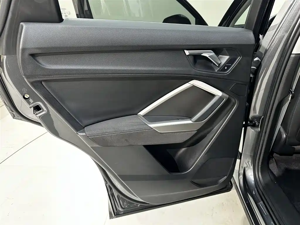 Audi Q3 2022 — фото 15