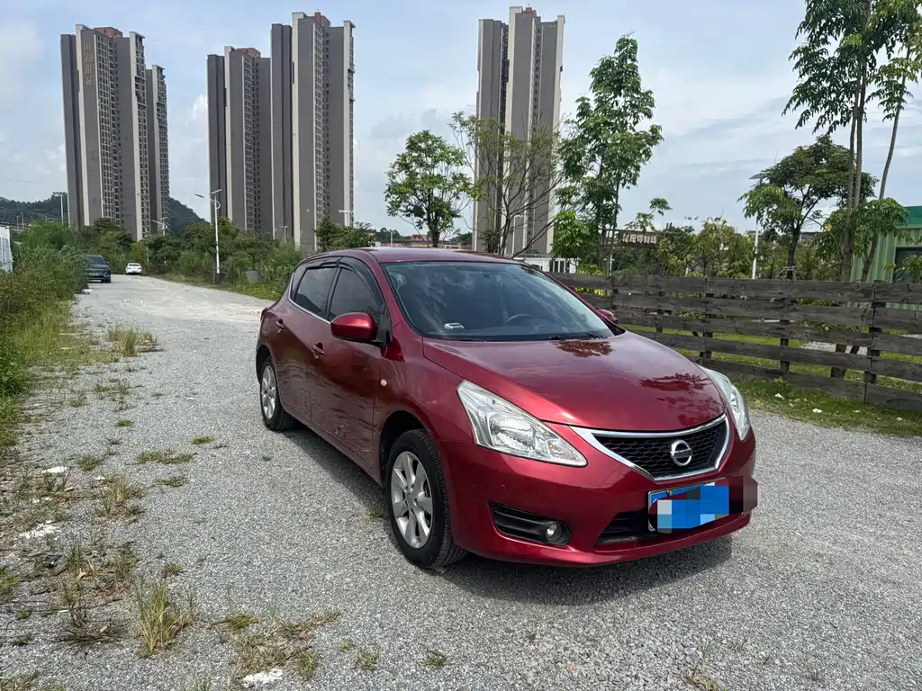 Nissan Tiida 2015 — фото 3