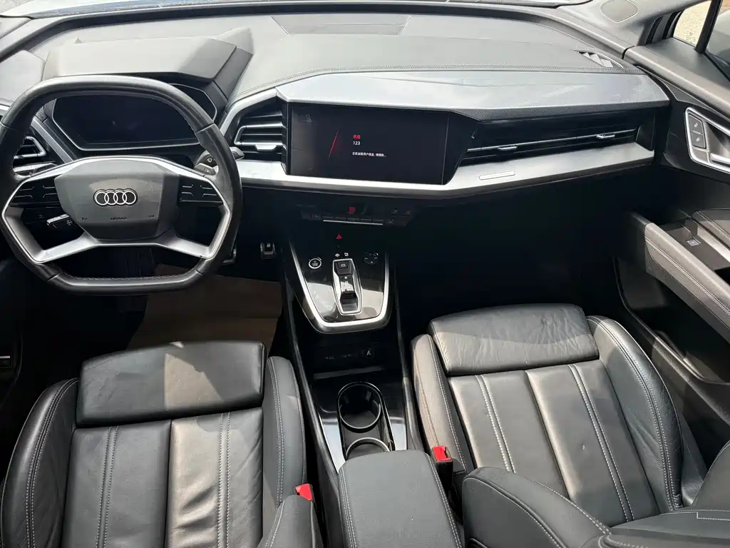 Audi Q4 E-Tron 2023 — фото 10