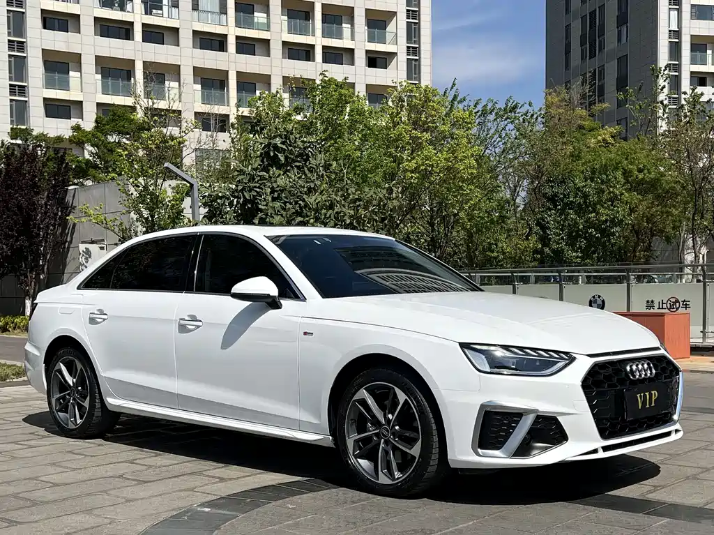 Audi A4L 2022 — фото 3