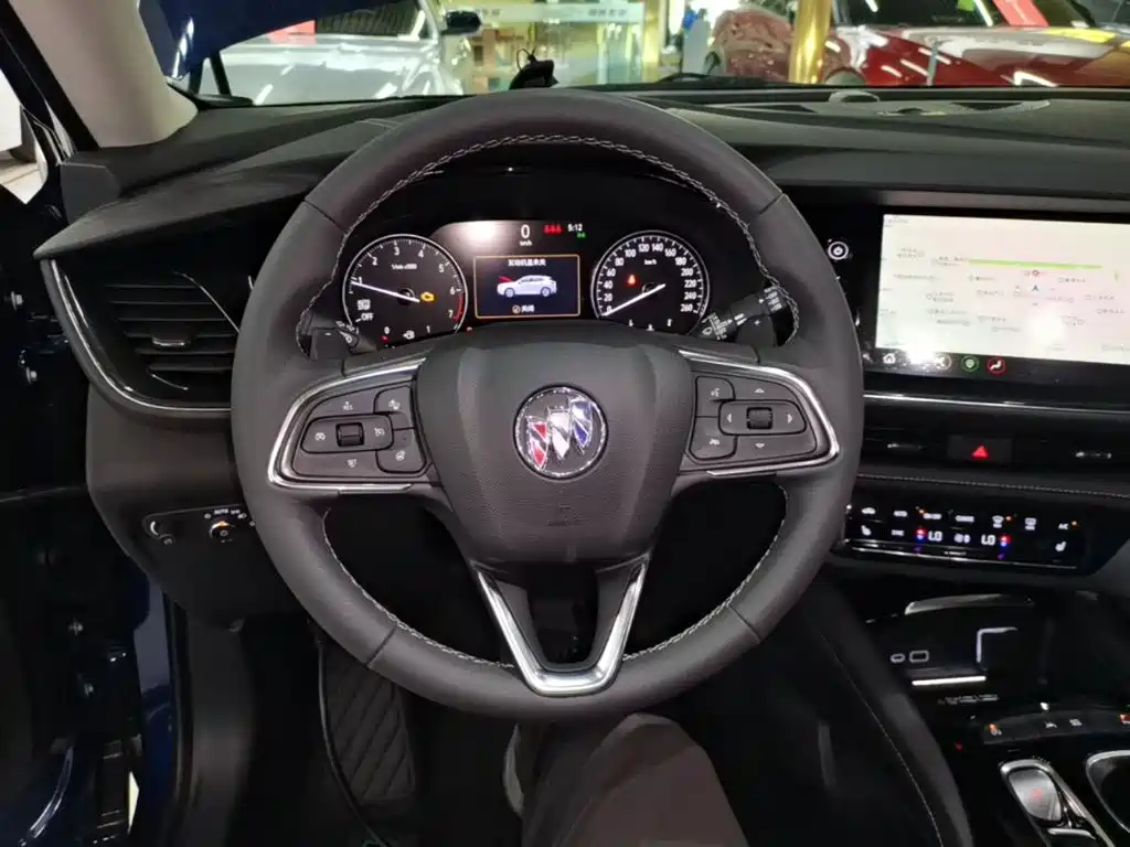 Buick Envision Plus 2023 — фото 11