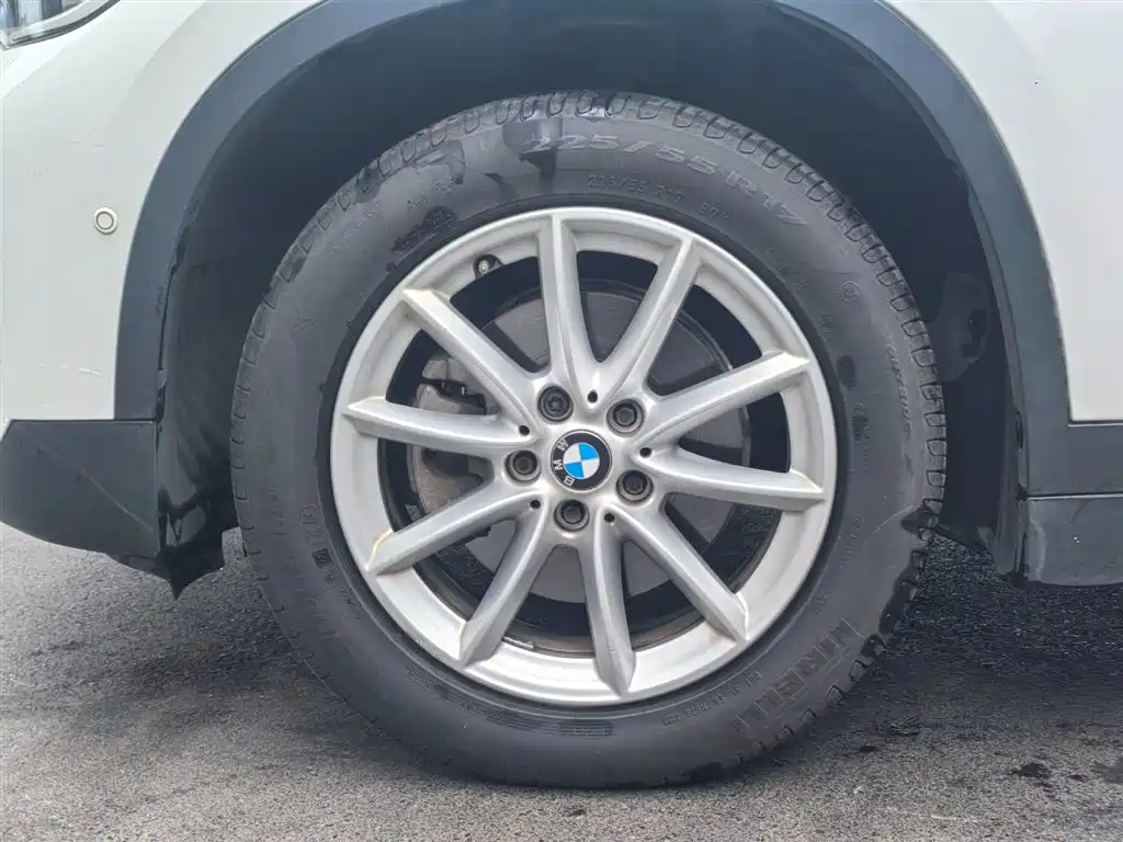 BMW X1 2017 — фото 19