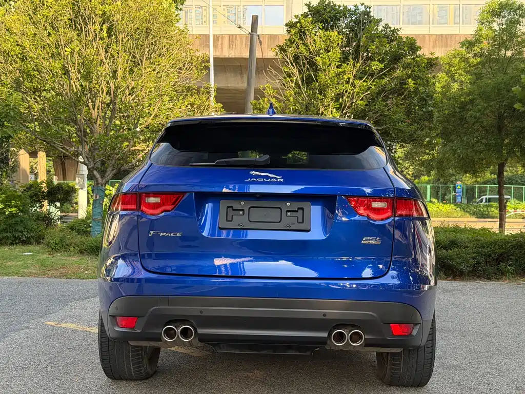 Jaguar F-PACE 2019 — фото 11