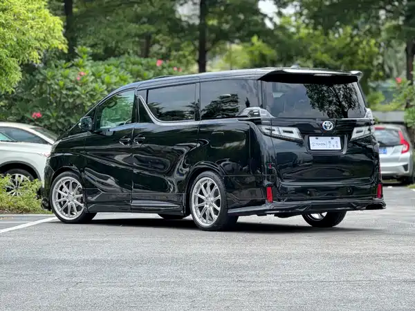 Toyota Vellfire 2021