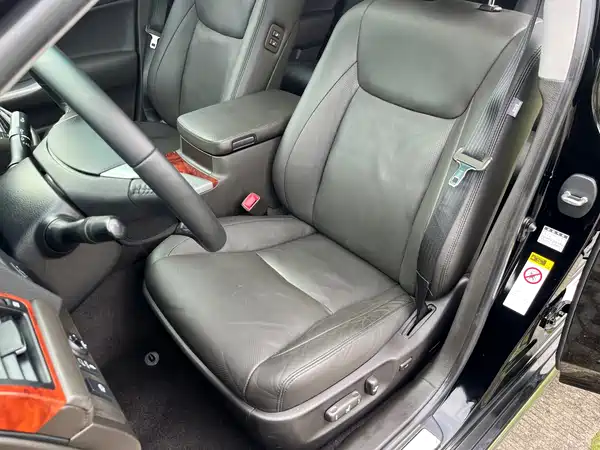 Toyota Crown 2015