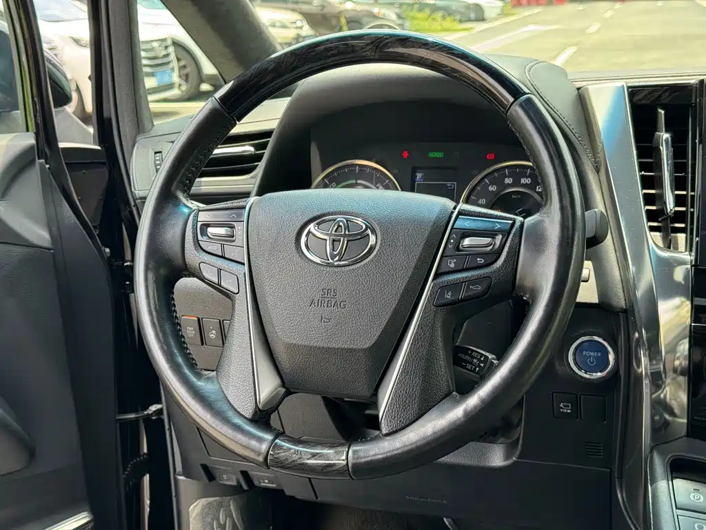 Toyota Vellfire 2021 — фото 12