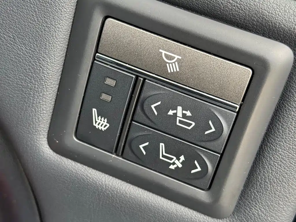Toyota Vellfire 2021 — фото 15
