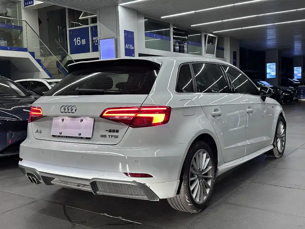 Audi A3 2017 — фото 10