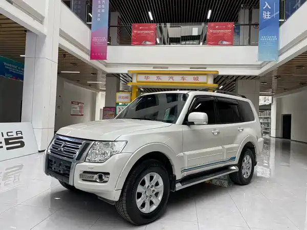 Mitsubishi Pajero 2018