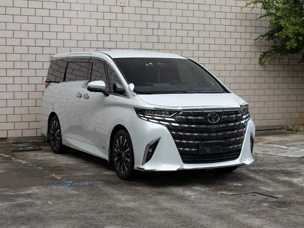 Toyota Alphard 2024 — фото 3
