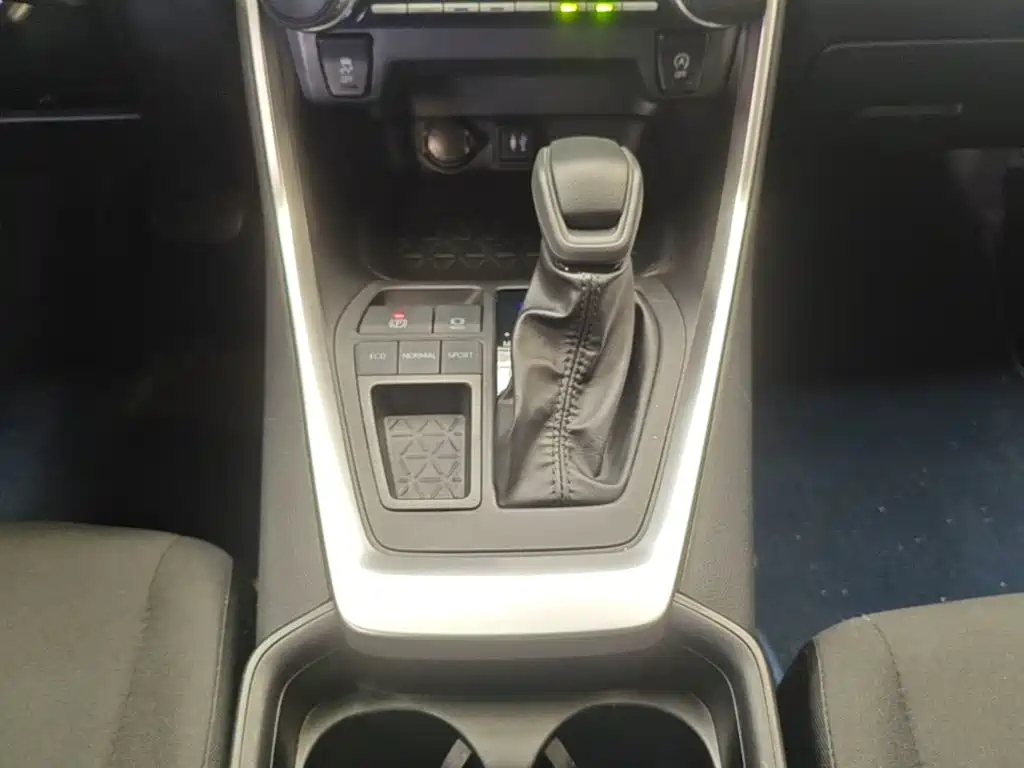 Toyota Wildlander 2023 — фото 14